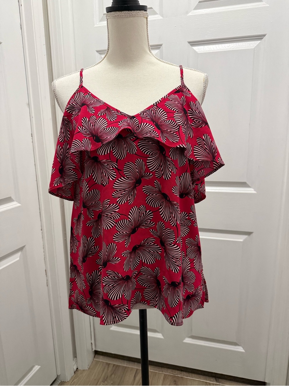 Ann Taylor Cold Shoulder Ruffle Floral Cami Blouse NWT Size XS